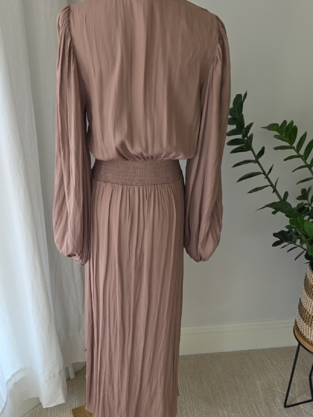 Flowing Long-Sleeve V-Neck Maxi Dress in Dusty Mauve - Picture 6 of 9